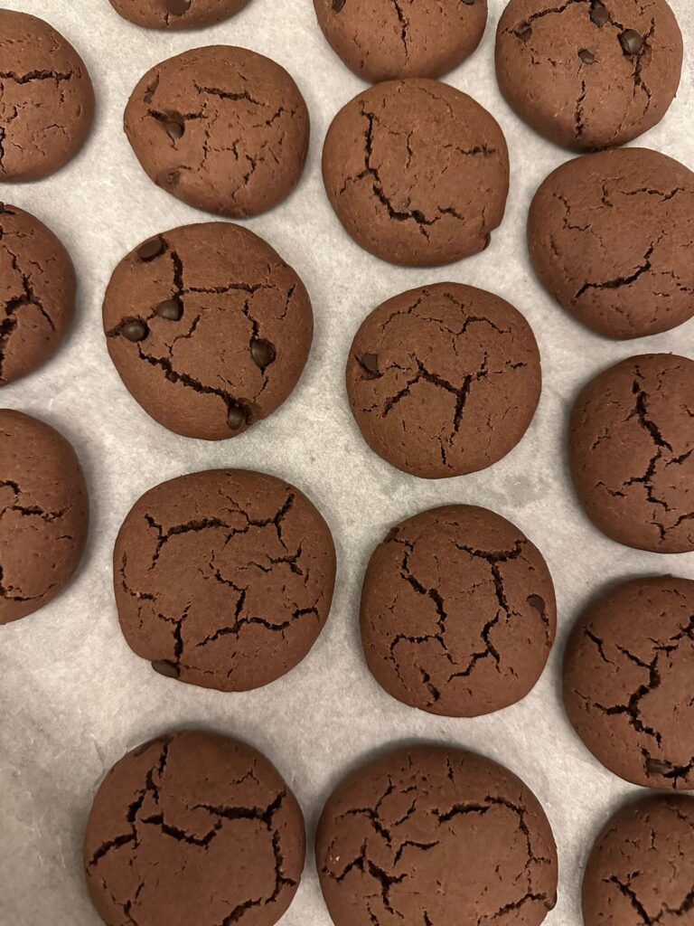 Biscotti con gocce di cioccolato