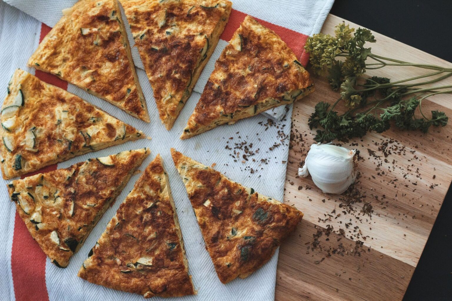 Frittata affettata con erbe fresche